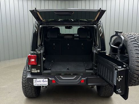 Used 2025 Jeep Wrangler Unlimited Sahara image 18