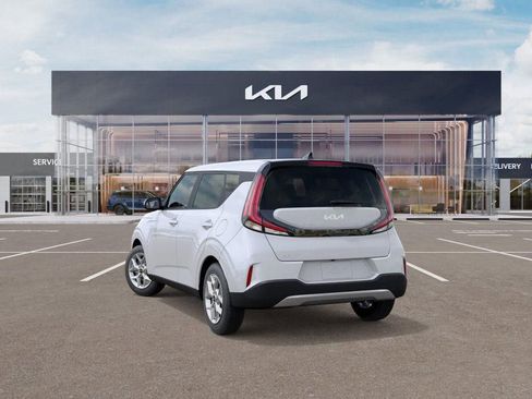 New 2025 Kia Soul LX w/ LX Technology Package FWD image 4