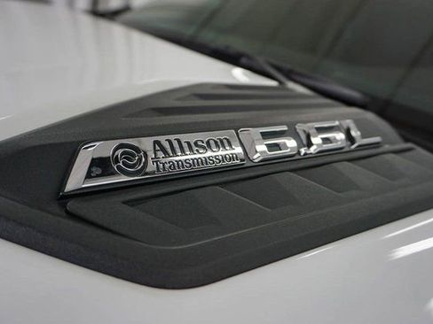 Used 2025 Chevrolet Silverado 3500 LT w/ Convenience Package image 4