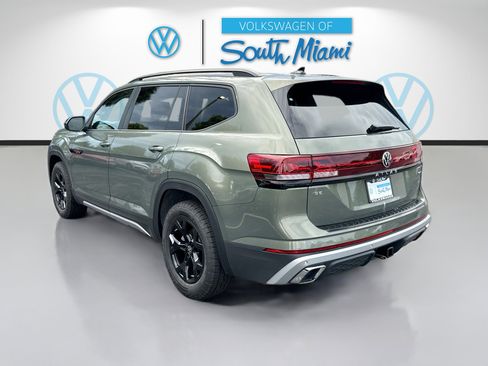 New 2026 Volkswagen Atlas Peak Edition image 6