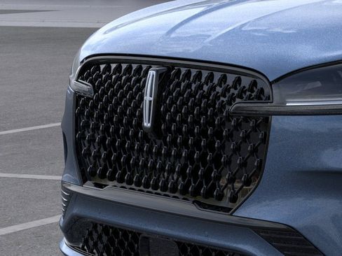 New 2026 Lincoln Aviator Reserve w/ Jet Appearance Package AWD/4WD image 17