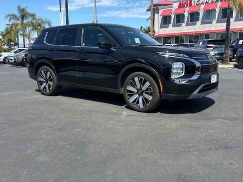 Used 2025 Mitsubishi Outlander SE AWD/4WD image 5