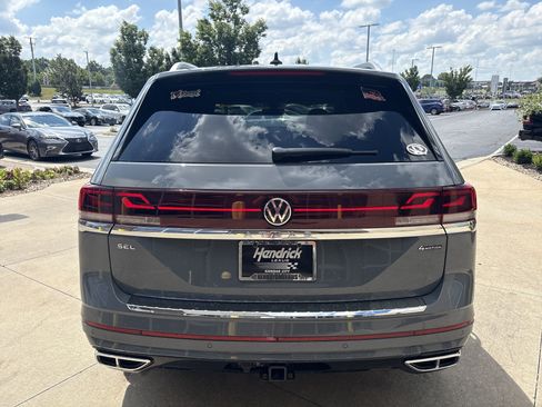 Used 2025 Volkswagen Atlas SEL Premium R-Line AWD/4WD image 9