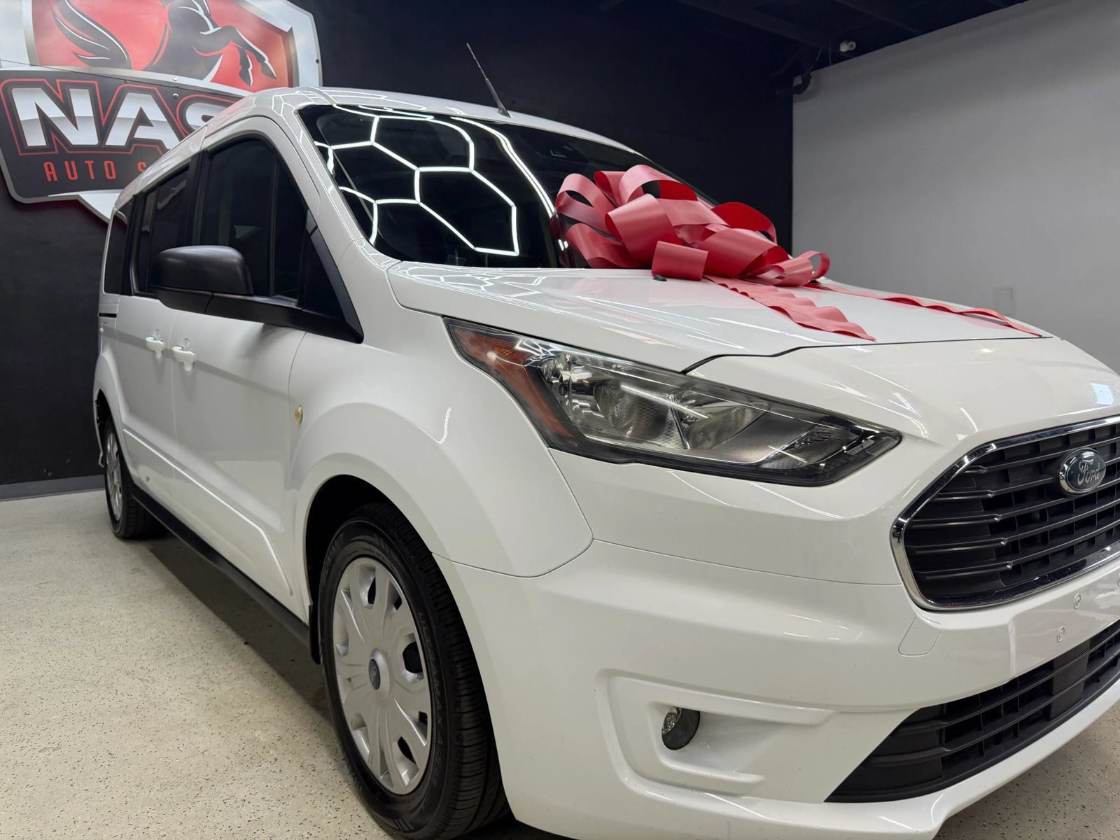 Used 2020 Ford Transit Connect XLT FWD image 5