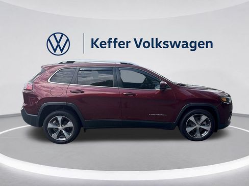Used 2019 Jeep Cherokee Limited FWD image 6