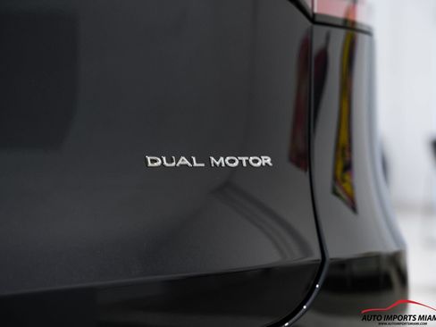 Used 2024 Tesla Model Y Long Range AWD/4WD image 20