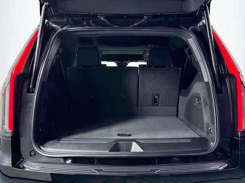 Used 2023 Cadillac Escalade ESV V image 23