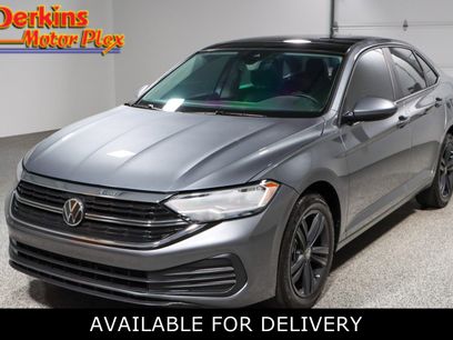 Used 2024 Volkswagen Jetta SE w/ Panoramic Sunroof Package