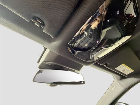 New 2026 BMW 750e xDrive AWD/4WD image 38