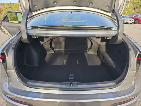 Used 2023 Toyota Crown Limited image 13