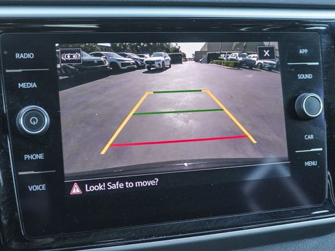 Used 2022 Volkswagen Atlas Cross Sport SE w/ Panoramic Sunroof Package image 24