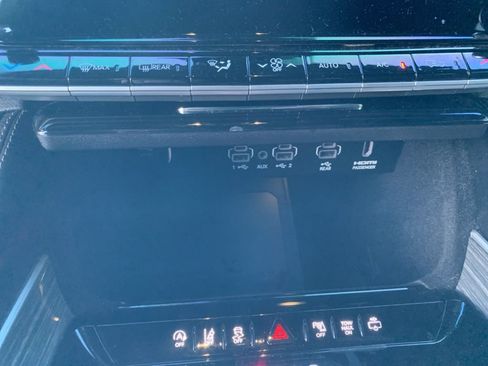 Used 2022 Jeep Wagoneer Series II w/ Premium Group I image 28