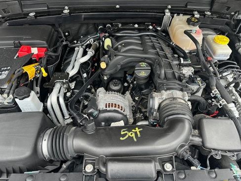 Used 2022 Jeep Wrangler Unlimited Sahara AWD/4WD image 24