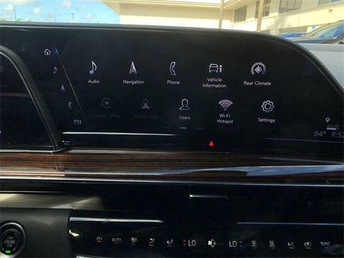 Certified 2022 Cadillac Escalade Premium Luxury w/ Performance Package image 24