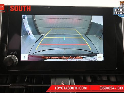 Used 2025 Toyota RAV4 XLE AWD/4WD image 17