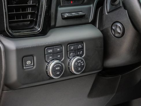 Used 2024 GMC Sierra 1500 AT4 w/ Technology Package AWD/4WD image 32