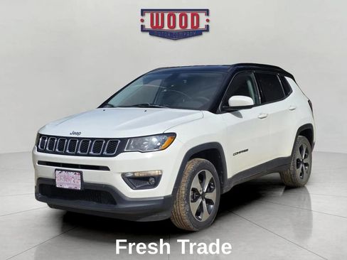 Used 2018 Jeep Compass Latitude w/ Popular Equipment Group AWD/4WD image 3