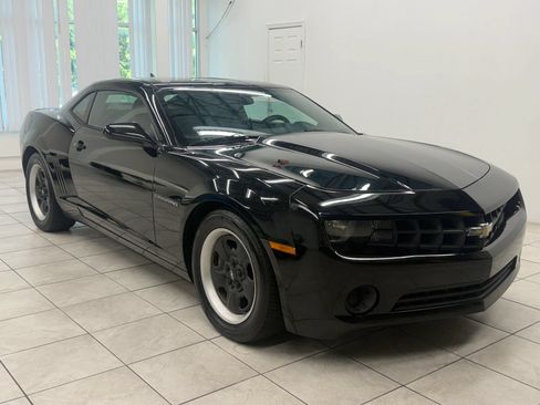 Used 2013 Chevrolet Camaro LS RWD image 7