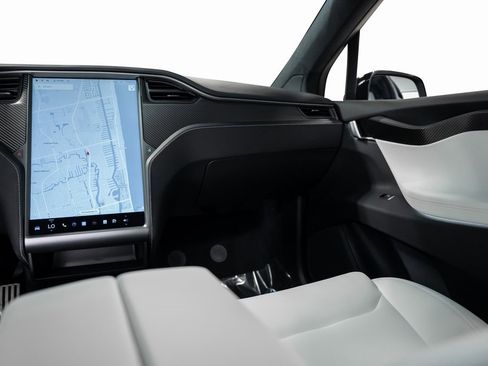 Used 2021 Tesla Model X Performance image 39