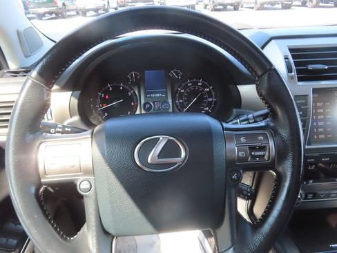 Used 2015 Lexus GX 460 AWD/4WD image 32