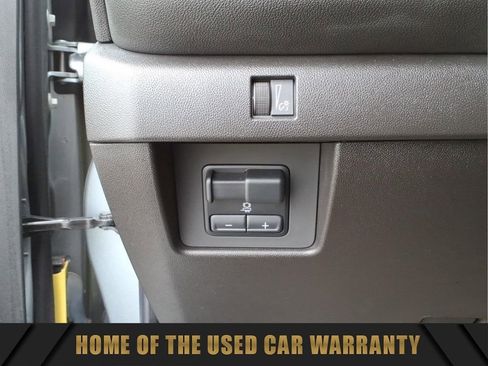 Used 2023 Chevrolet Colorado LT w/ LT Convenience Package II image 18