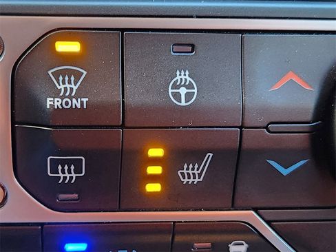 Used 2022 Jeep Wrangler Unlimited Sahara w/ Cold Weather Group image 23