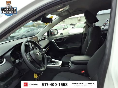 Used 2025 Toyota RAV4 LE AWD/4WD image 13
