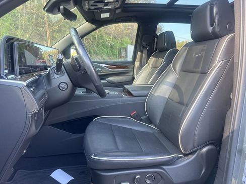 Used 2021 Cadillac Escalade Premium Luxury image 13