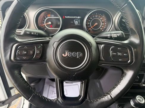 Certified 2022 Jeep Wrangler Sport AWD/4WD image 13