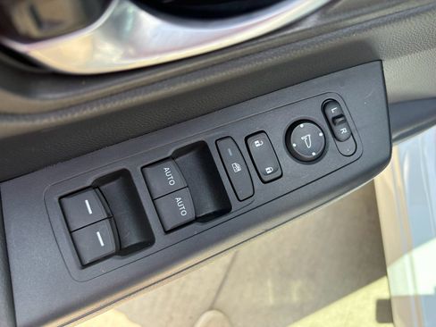 Used 2023 Honda CR-V EX image 10
