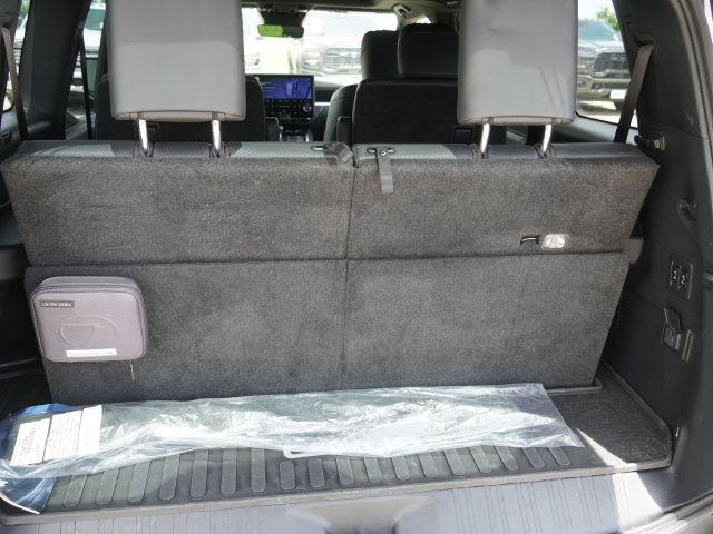 Used 2024 Lexus GX 550 w/ Accessory Package (2T) AWD/4WD image 14