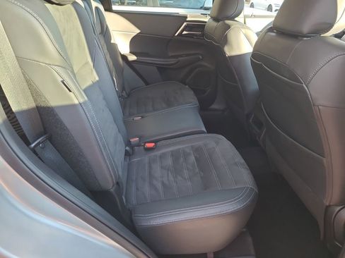 Used 2022 Mitsubishi Outlander SE image 7