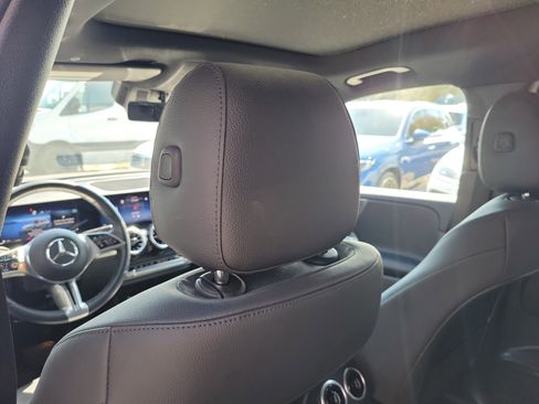 Used 2024 Mercedes-Benz GLB 250 image 10