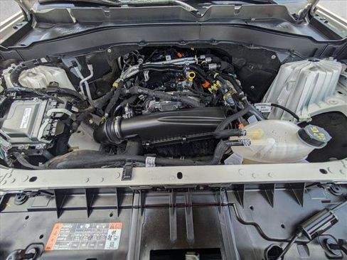 Used 2025 Ford Explorer Active RWD image 23