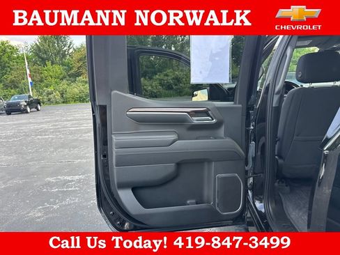 Used 2023 Chevrolet Silverado 1500 RST AWD/4WD image 37