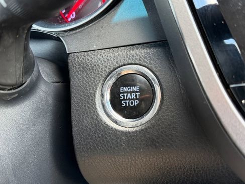 Used 2018 Toyota Camry XSE FWD image 31