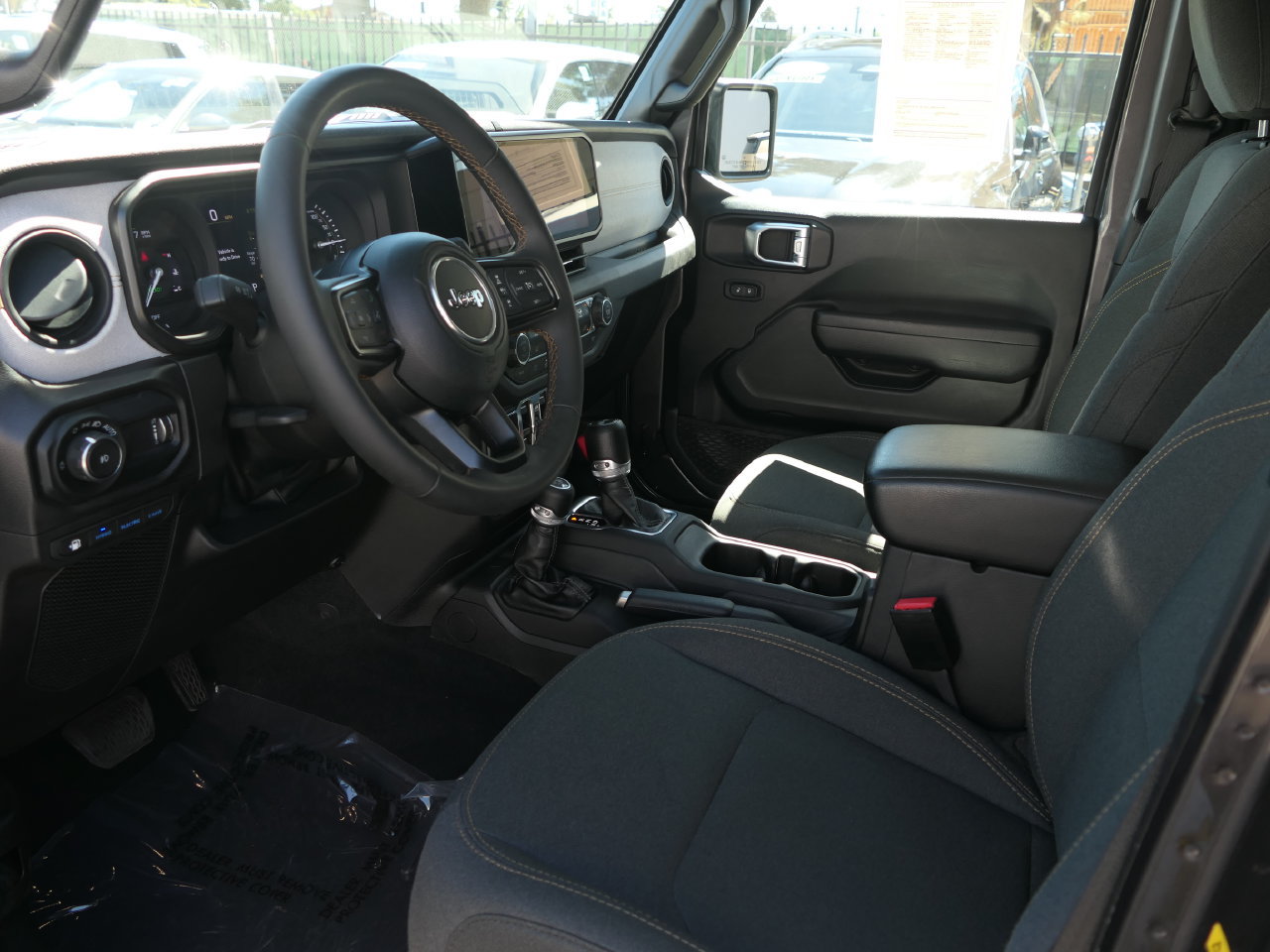 Used 2024 Jeep Wrangler Unlimited AWD/4WD image 14
