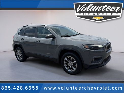 Used 2020 Jeep Cherokee Latitude Plus AWD/4WD image 1
