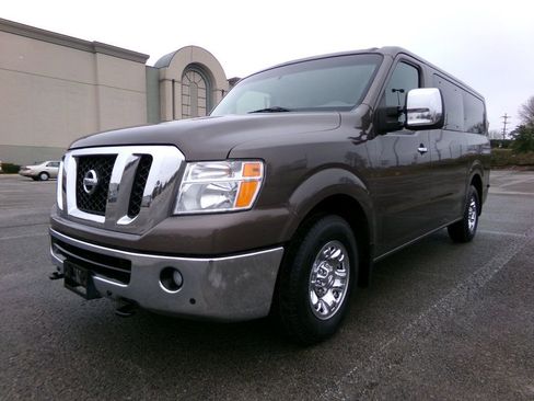 Used 2015 Nissan NV 3500 SL w/ Technology Package image 2