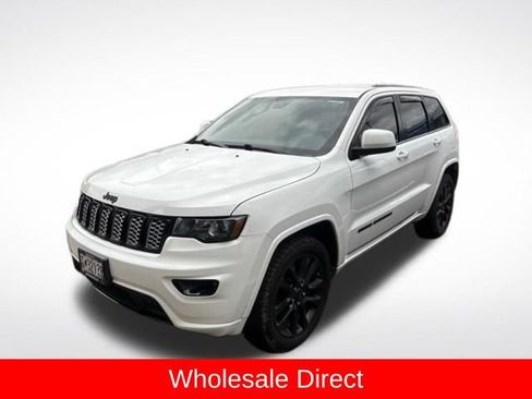 Used 2017 Jeep Grand Cherokee Altitude AWD/4WD image 2
