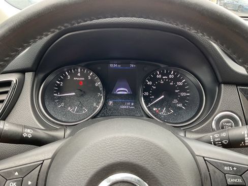 Used 2018 Nissan Rogue SL FWD image 12