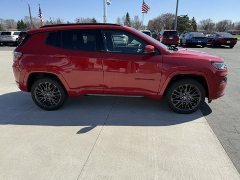 Used 2023 Jeep Compass Limited AWD/4WD image 9