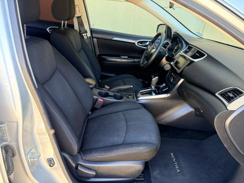 Used 2019 Nissan Sentra SR FWD image 28