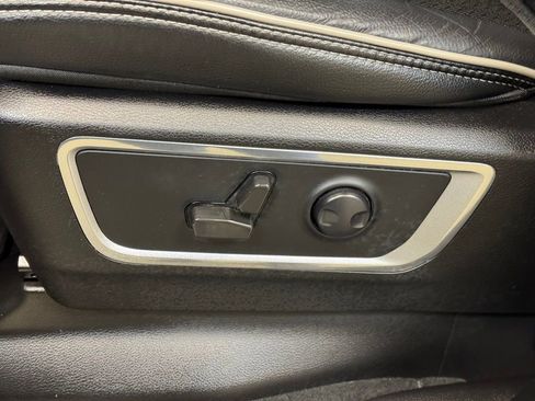 Used 2022 RAM 1500 Laramie w/ Sport Appearance Package image 12