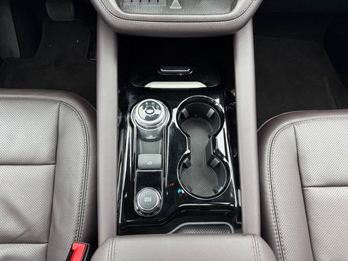 Used 2025 Ford Explorer Platinum w/ LUX Leather Package image 25