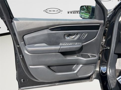 Used 2025 Honda Pilot EX-L image 9