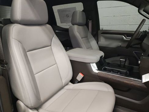 New 2026 GMC Sierra 1500 SLT w/ SLT Premium Plus Package image 9