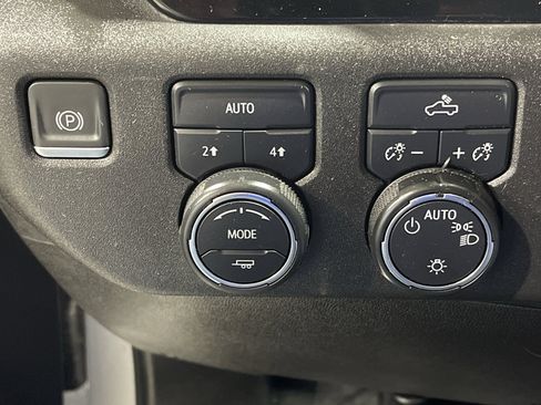 Used 2024 Chevrolet Silverado 1500 LT AWD/4WD image 27