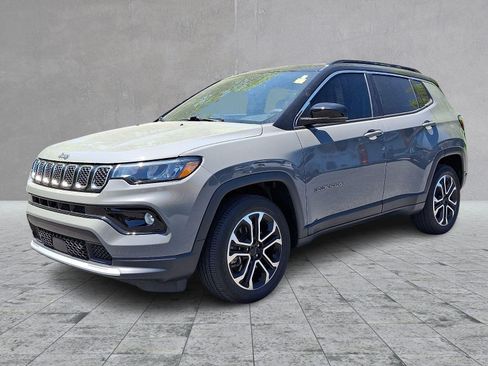 Used 2023 Jeep Compass Limited AWD/4WD image 3