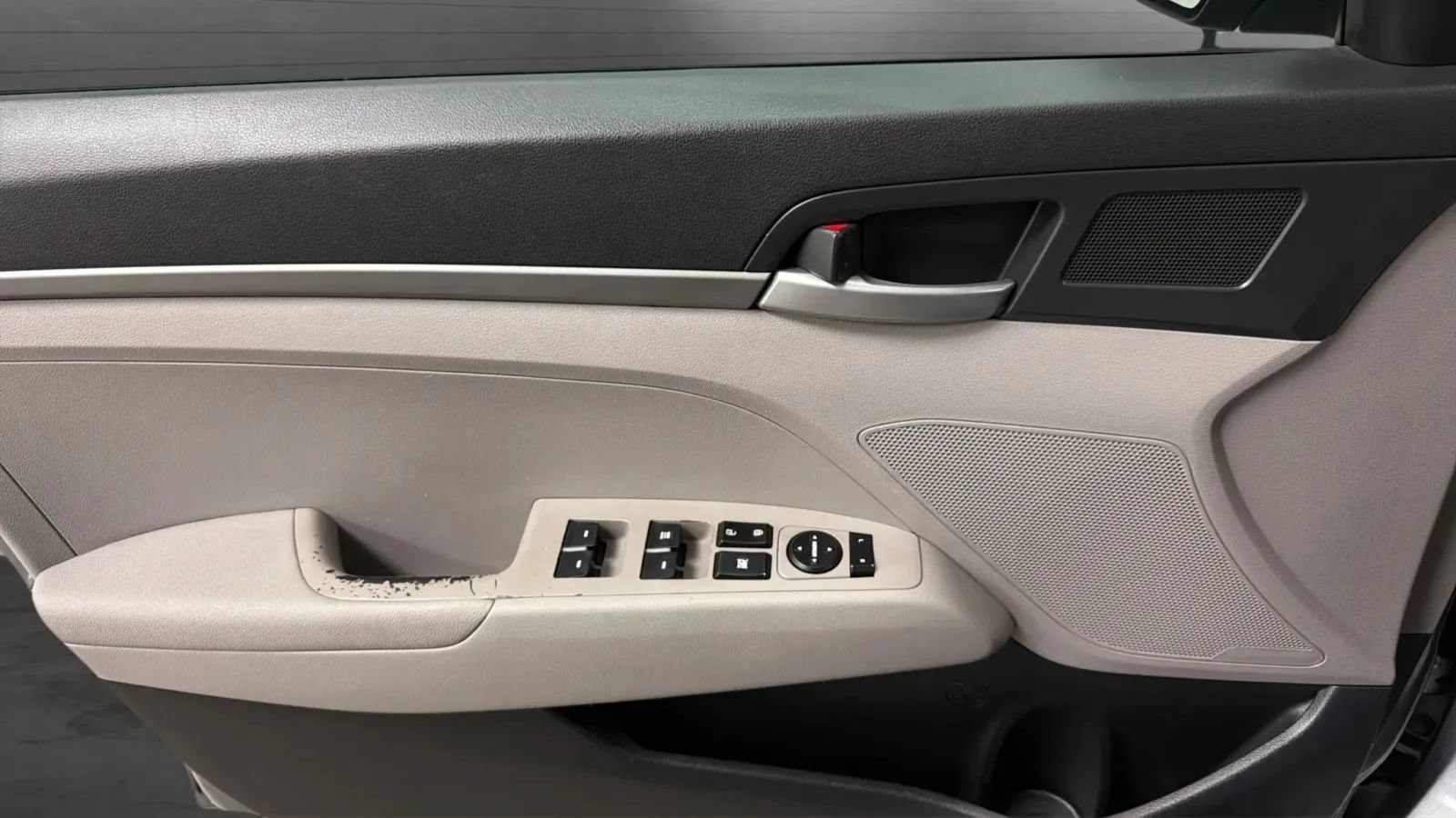 Used 2017 Hyundai Elantra SE FWD image 22